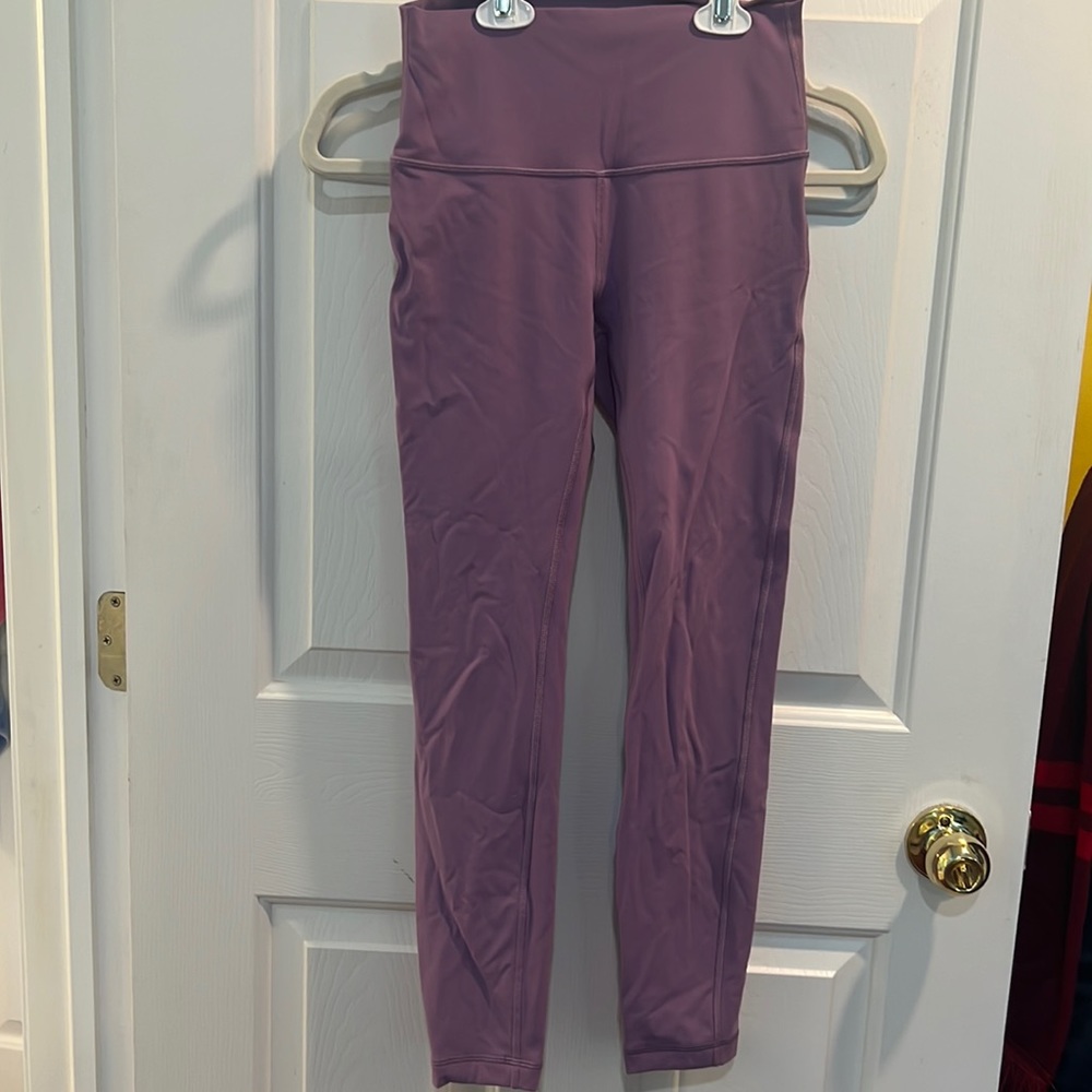 LULULEMON LEGGINGS, size 4, light purple